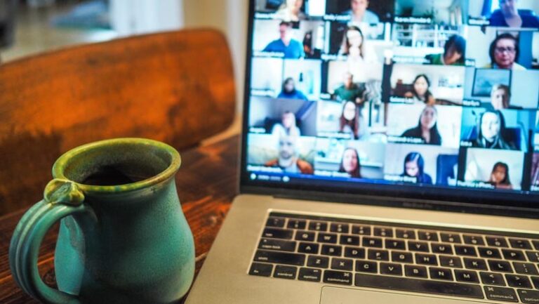 Graduate Addresses Concerns About Online Paralegal Classes