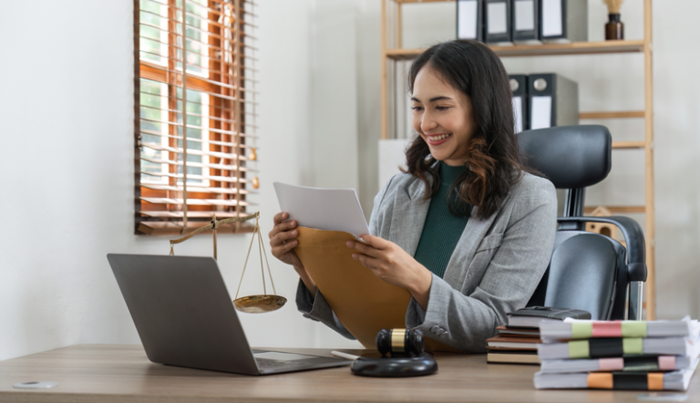 Five Reasons to Become a Paralegal